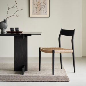 Ergonomic Dining Chair: Comfortable Seating for Family Meals